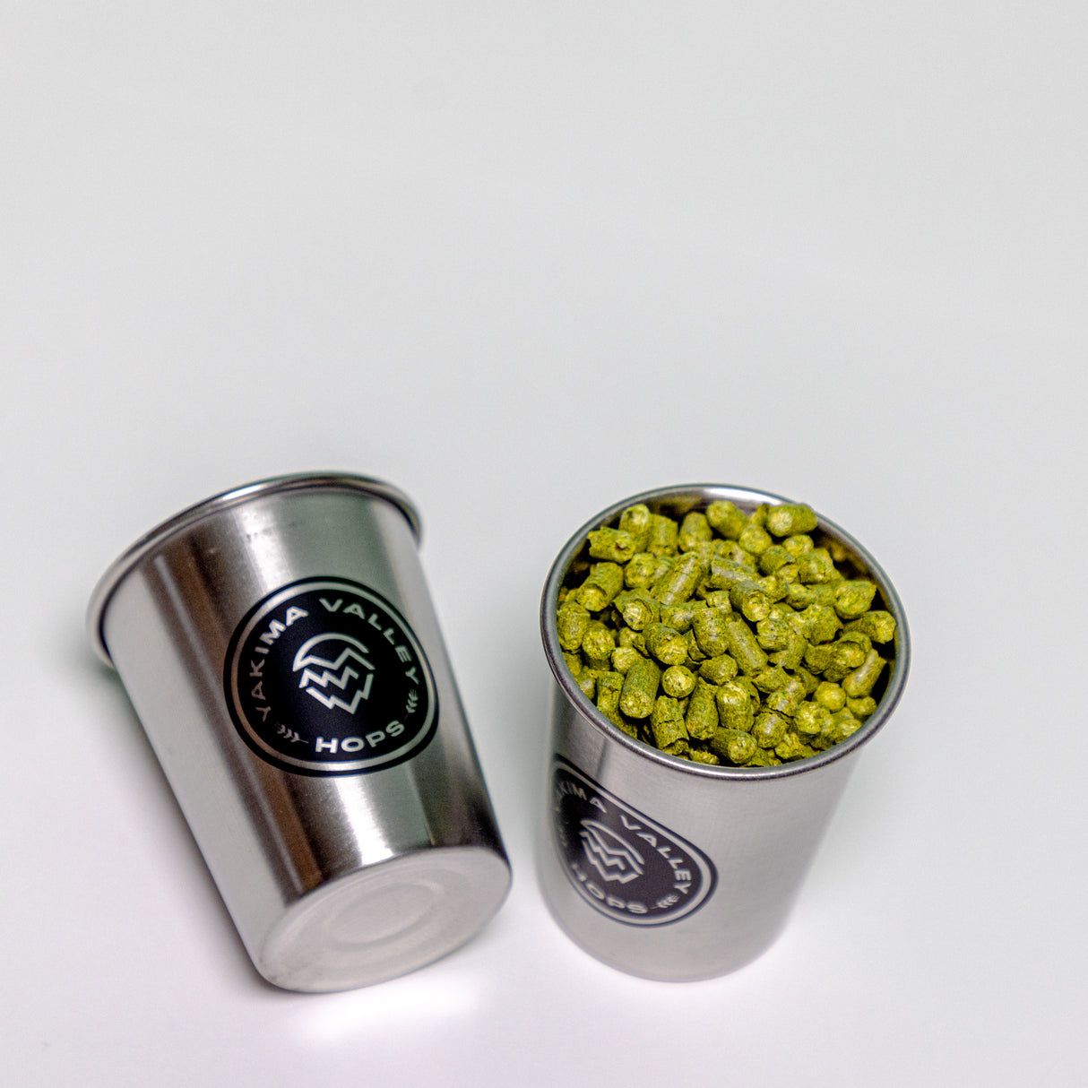 Stainless steel cup wit hops